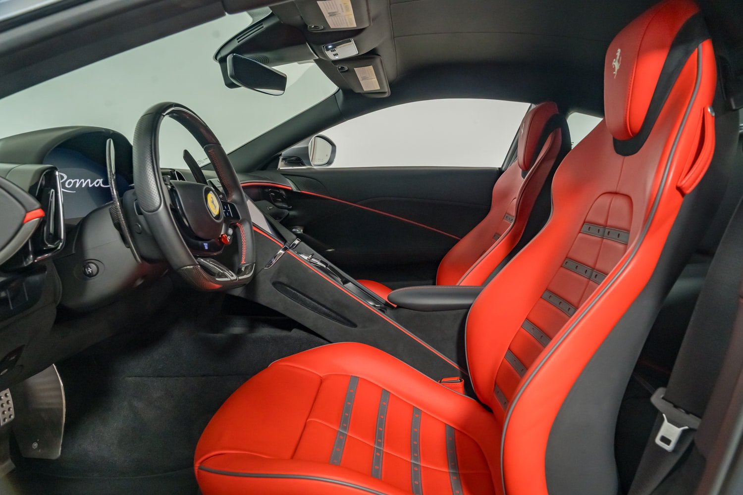Used 2022 Ferrari Roma RWD image 17