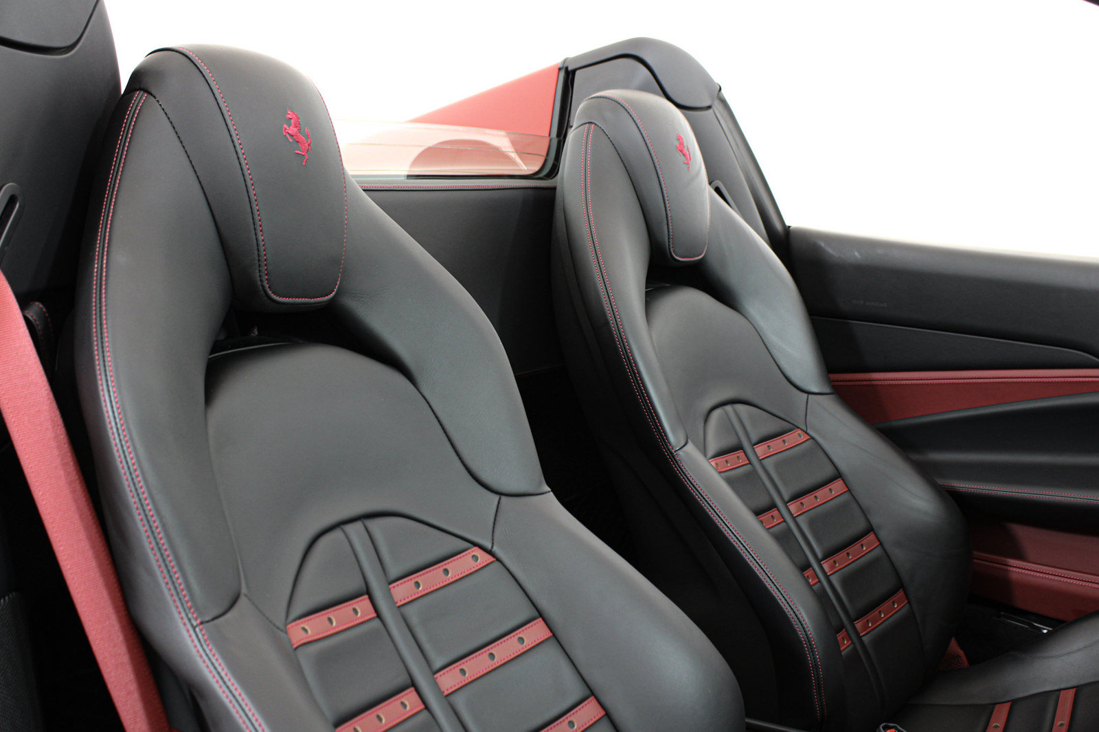 Certified 2023 Ferrari F8 Tributo RWD image 37