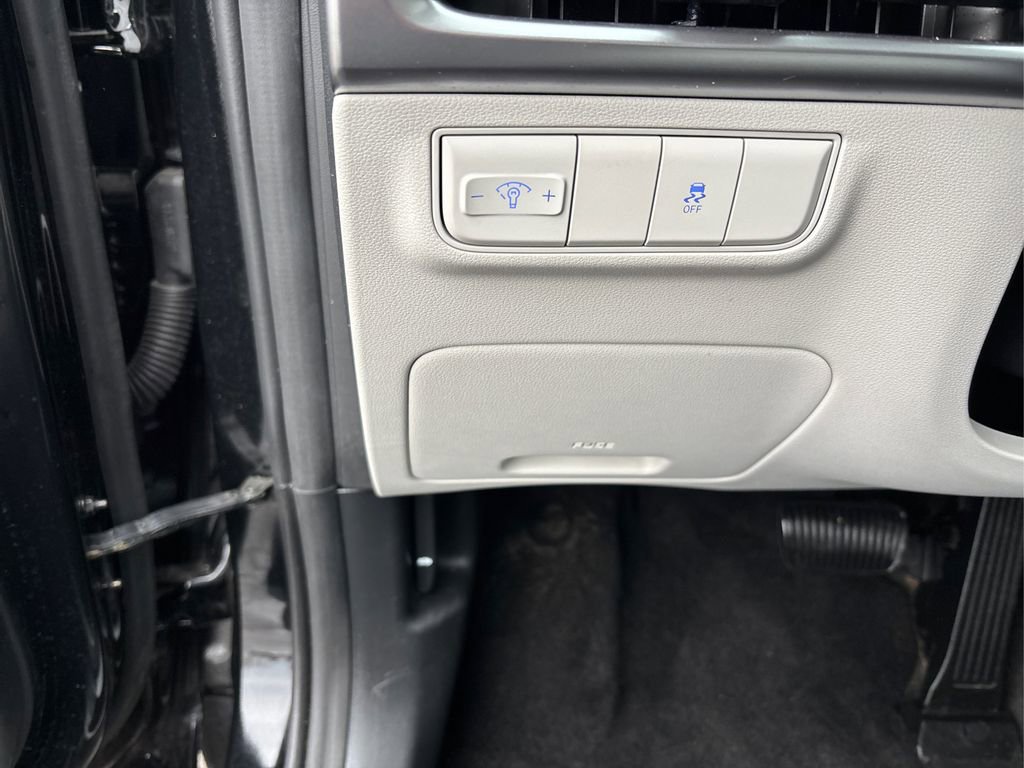 Certified 2025 Hyundai Tucson SE image 36