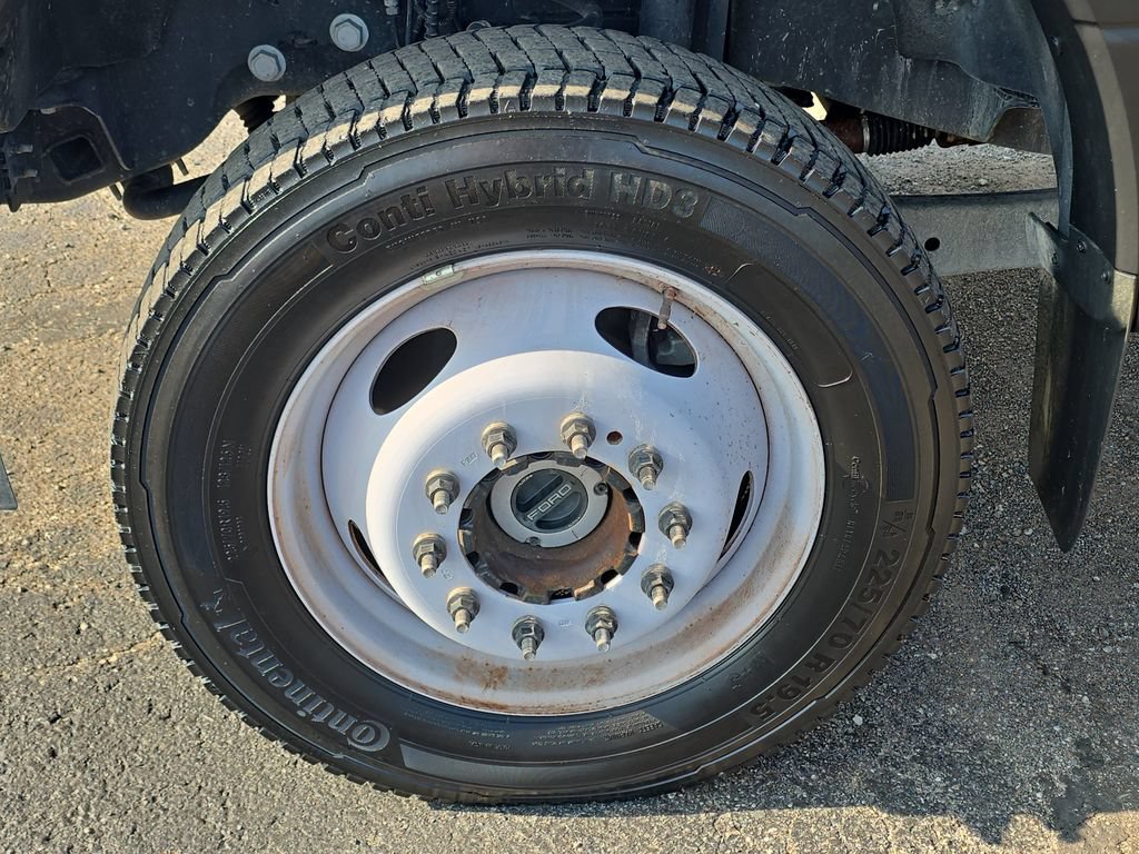 Used 2022 Ford F550 4x4 Regular Cab Super Duty w/ Power Equipment Group image 29