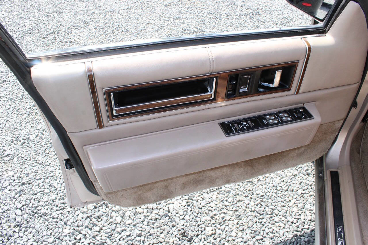 Used 1990 Cadillac De Ville Sedan FWD image 19
