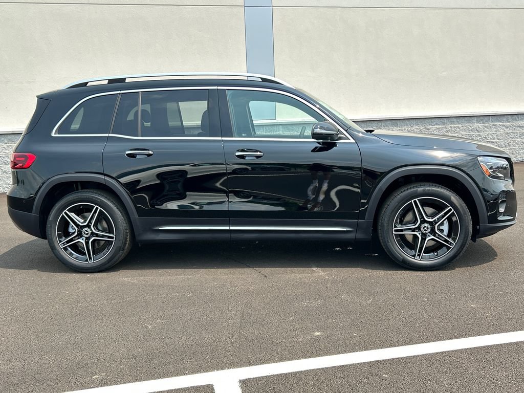 New 2026 Mercedes-Benz GLB 250 4MATIC image 9