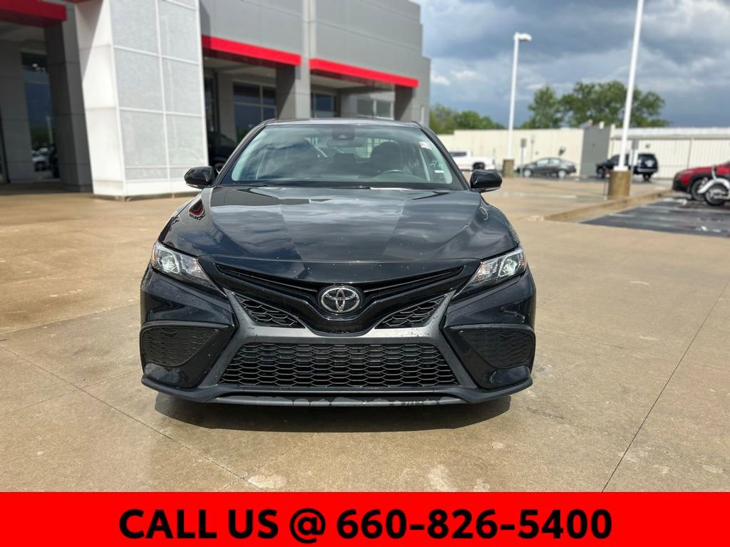 Used 2023 Toyota Camry SE FWD image 2