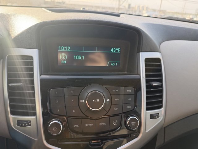 Used 2014 Chevrolet Cruze LS image 17