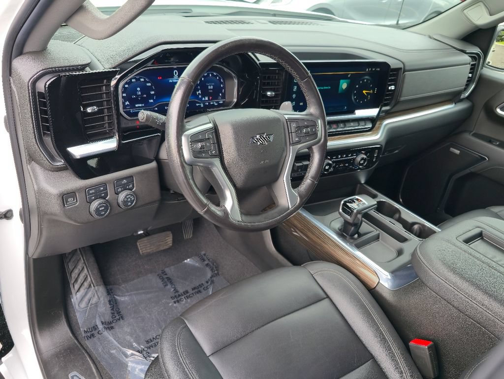 Certified 2022 Chevrolet Silverado 1500 RST w/ Redline Edition AWD/4WD image 12