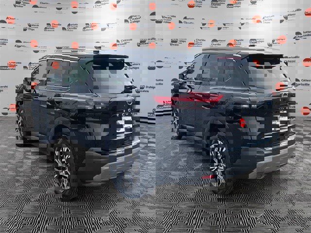 Used 2023 Nissan Rogue SV image 3