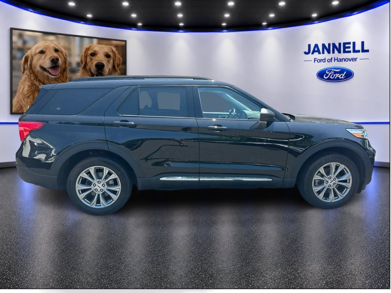 Used 2023 Ford Explorer XLT w/ Equipment Group 202A AWD/4WD image 4