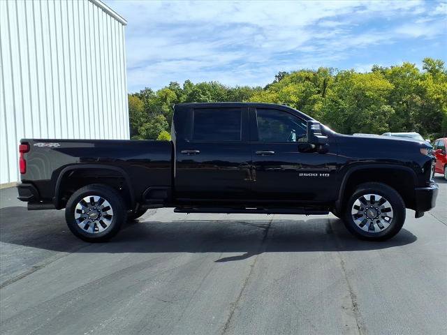 Used 2023 Chevrolet Silverado 2500 Custom w/ Custom Value Package image 4