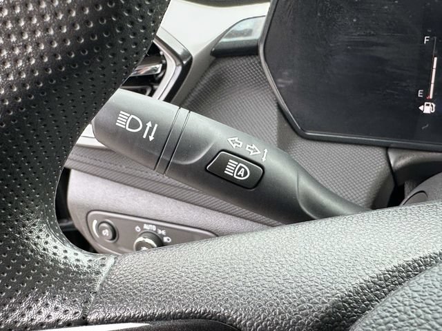 Used 2025 Chevrolet TrailBlazer LT AWD/4WD image 11