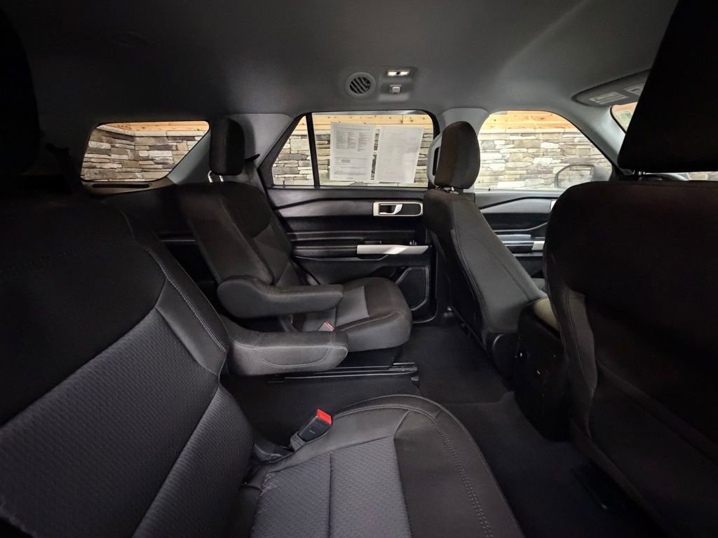 Used 2023 Ford Explorer XLT image 30