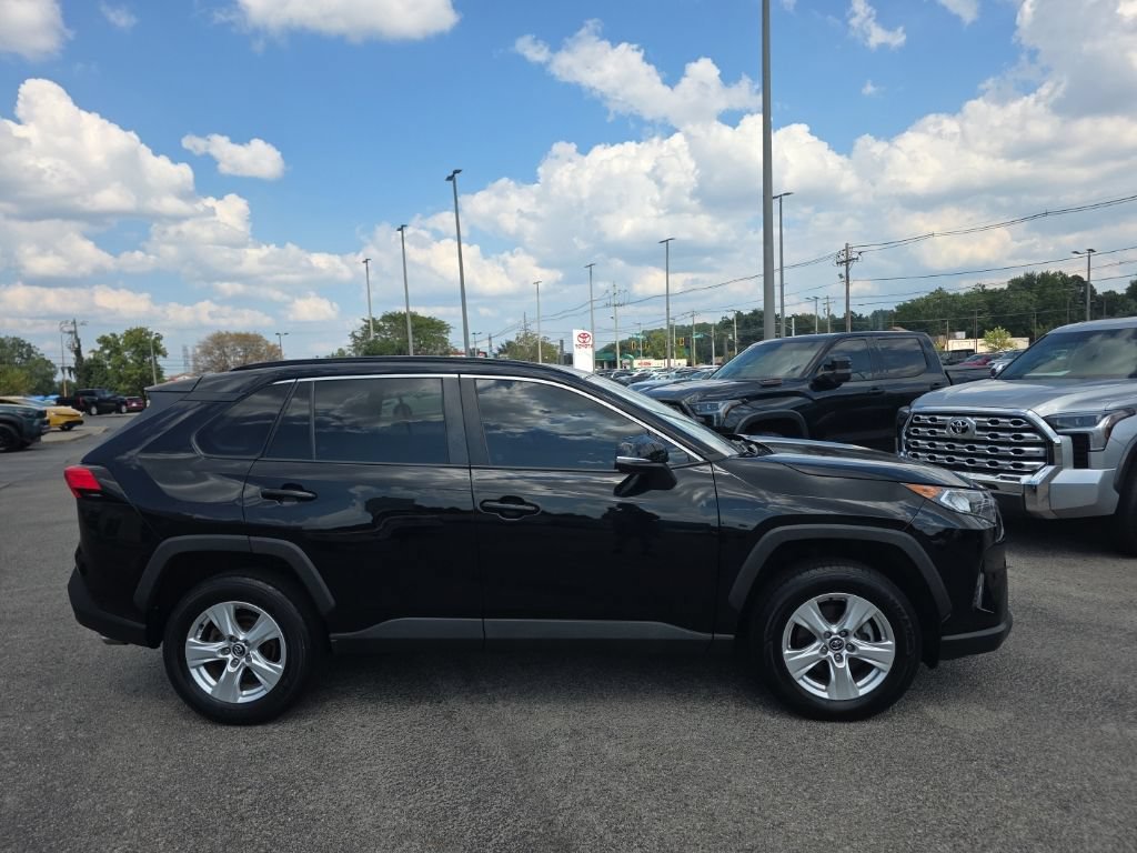 Used 2020 Toyota RAV4 XLE w/ Convenience Package AWD/4WD image 4