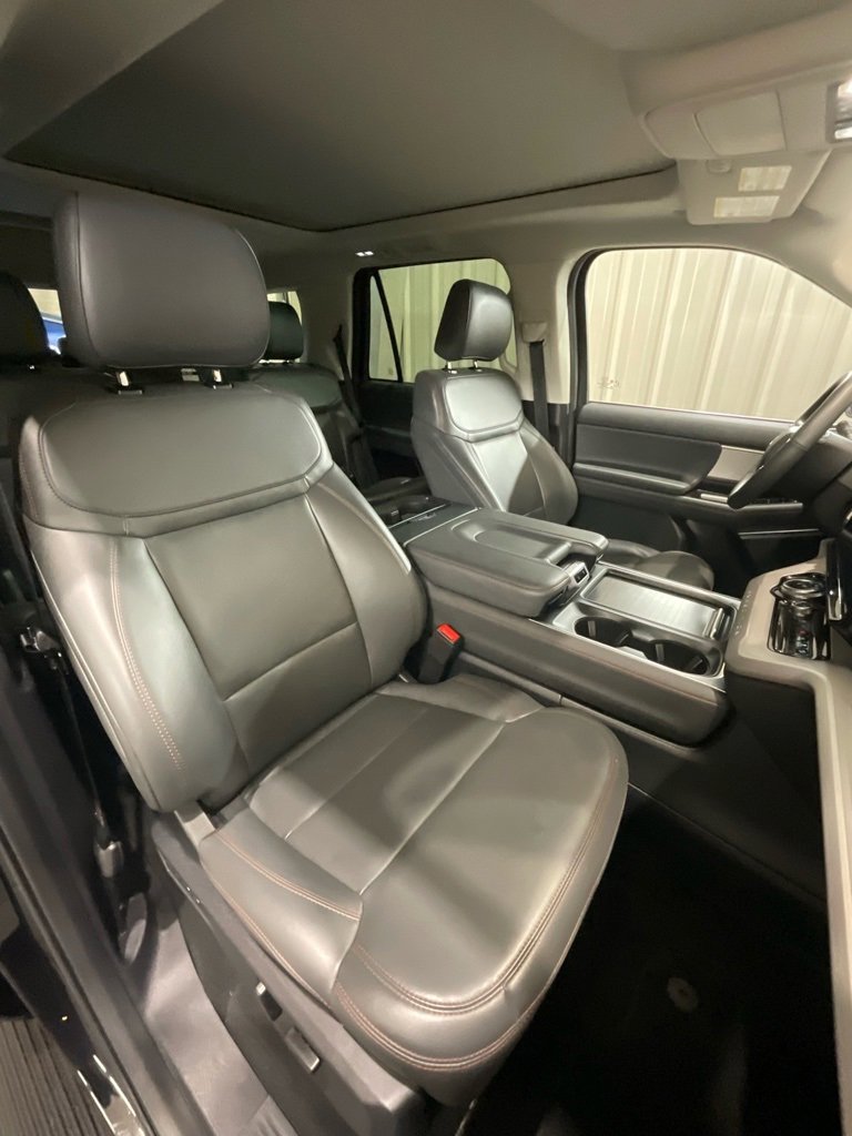 Used 2025 Ford Expedition Active image 15