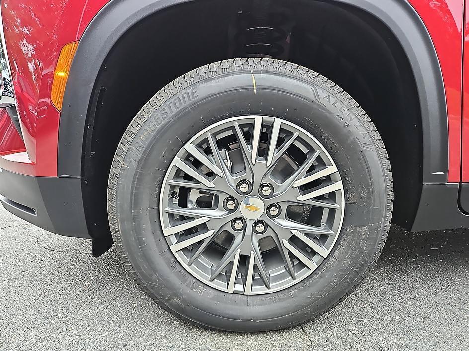 New 2027 Chevrolet Traverse LT FWD image 8
