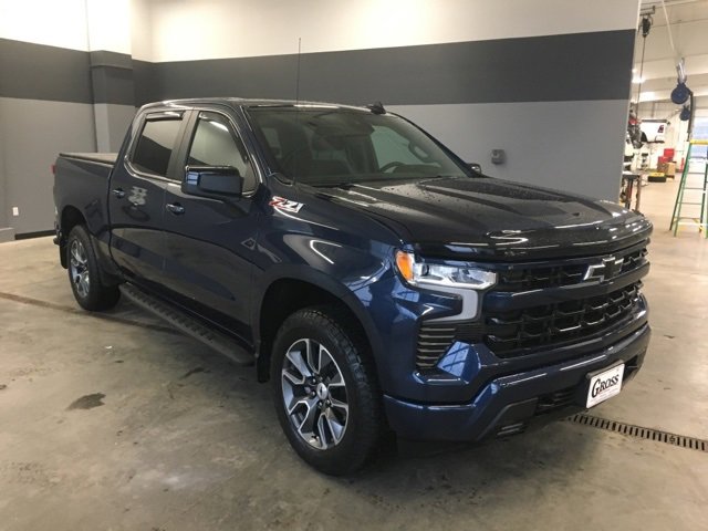 Used 2023 Chevrolet Silverado 1500 RST image 2