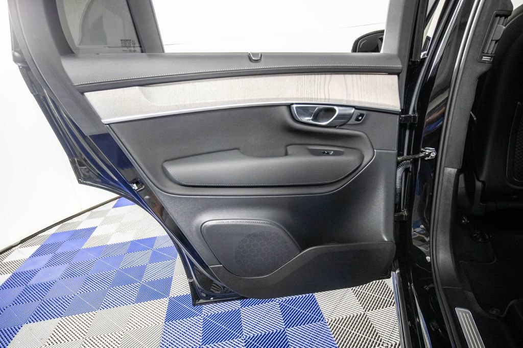 Used 2026 Volvo XC90 B6 Ultra w/ Lounge Package image 16