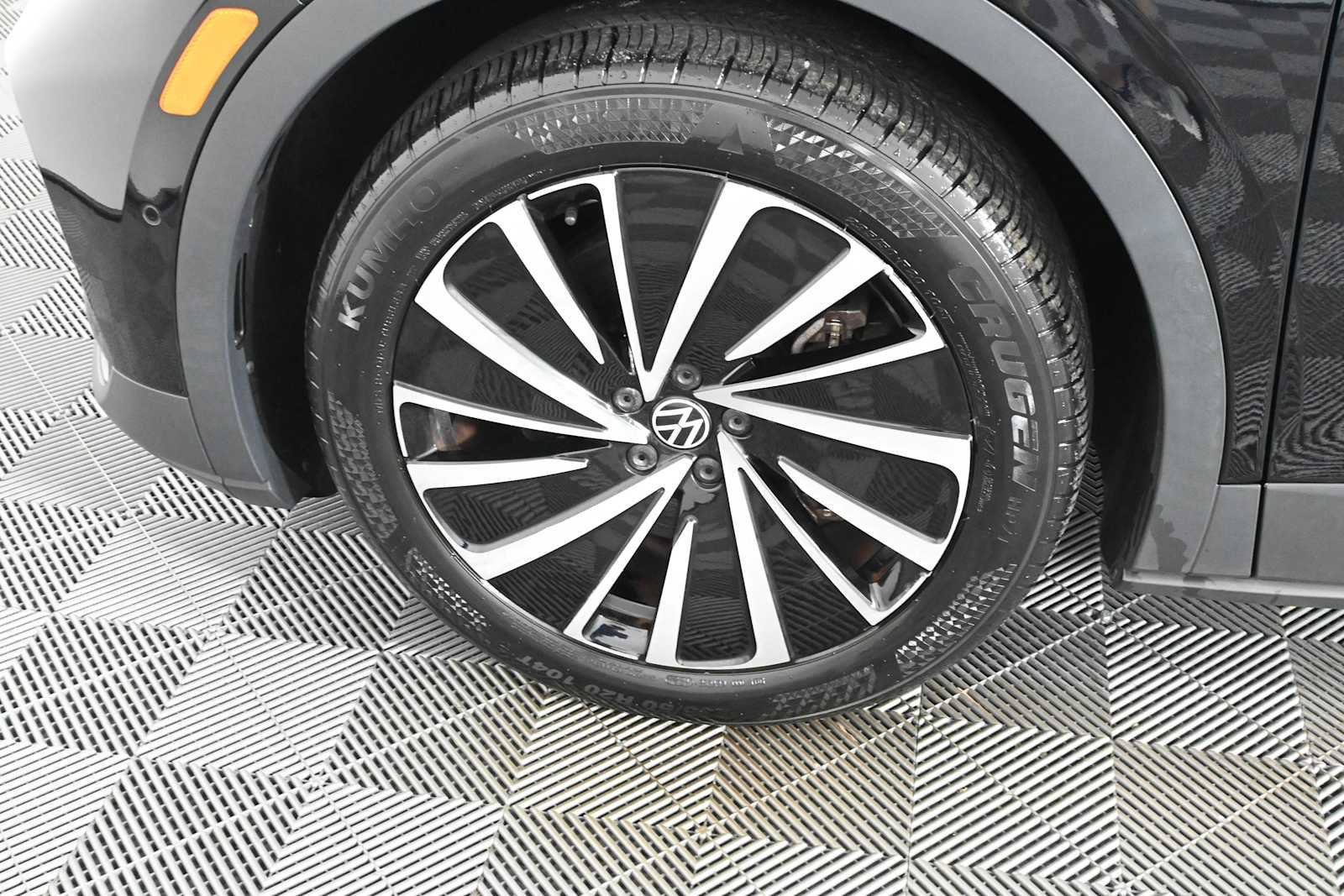 Certified 2024 Volkswagen ID.4 S RWD image 34