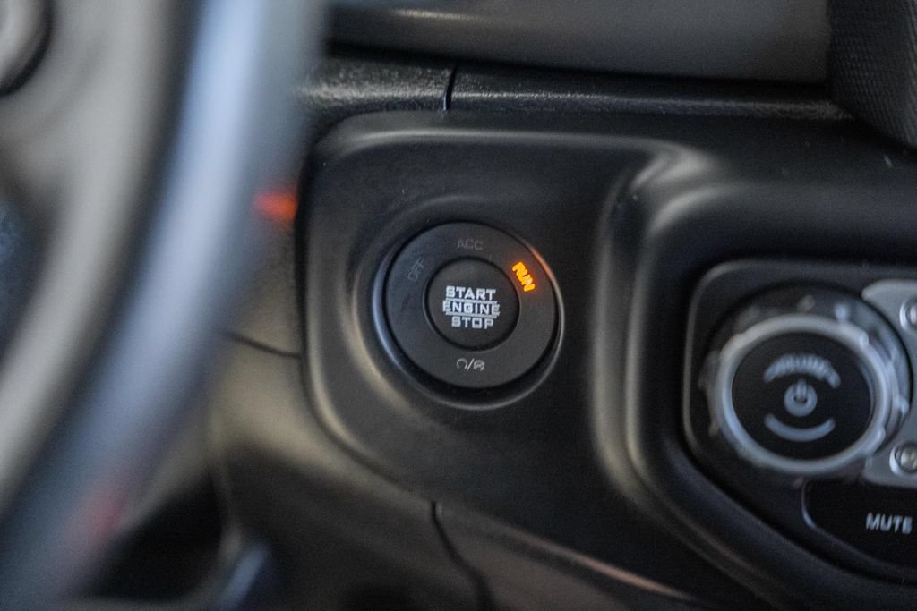 Used 2023 Jeep Gladiator Sport AWD/4WD image 24
