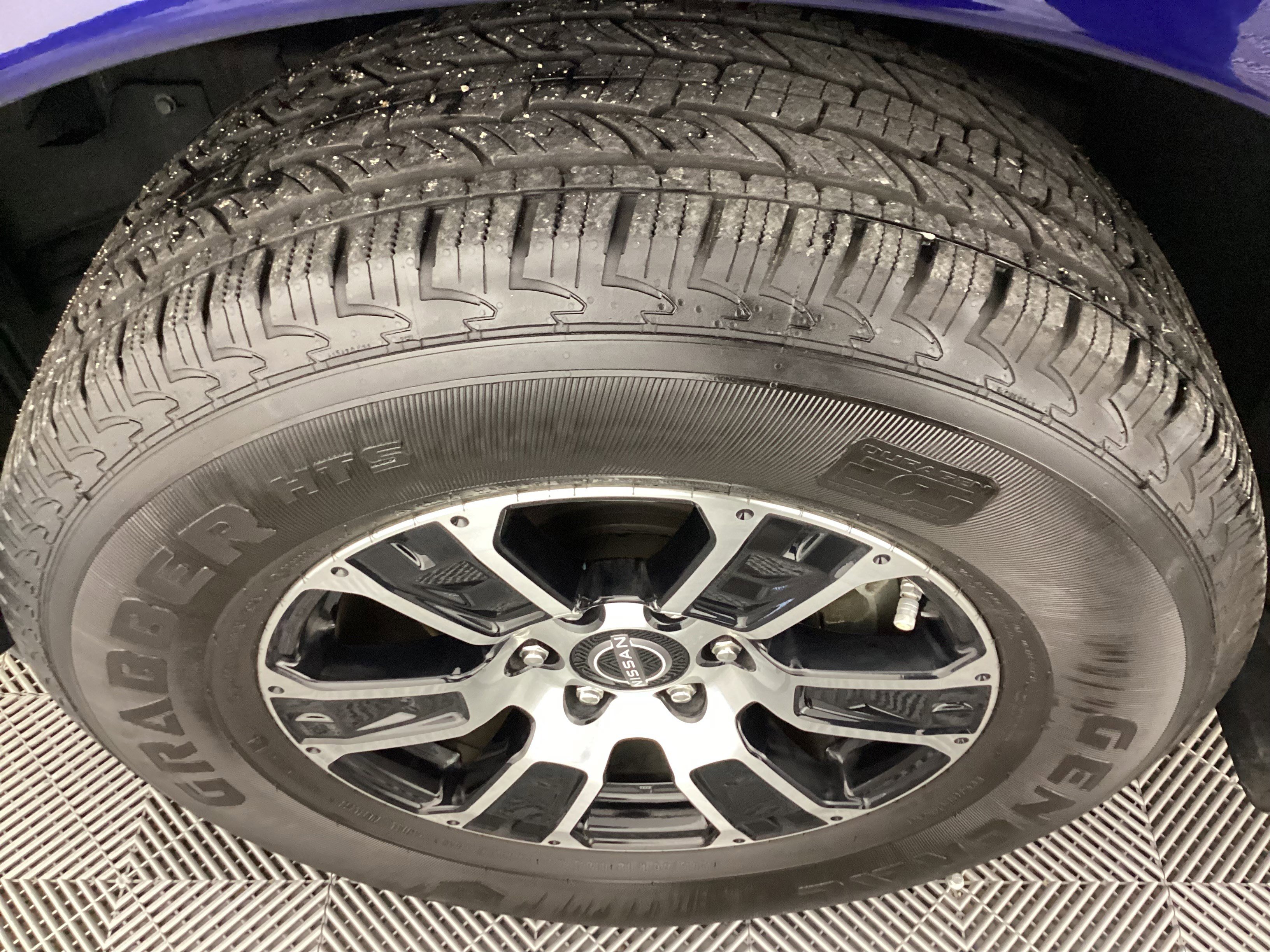 Used 2024 Nissan Titan SV w/ SV Convenience Package image 12