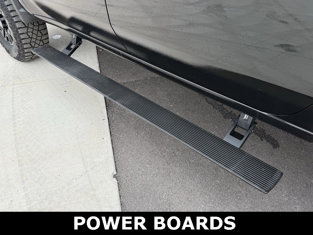 Used 2025 Chevrolet Silverado 2500 ZR2 w/ Technology Package image 9