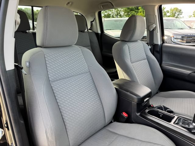 Used 2022 Toyota Tacoma SR5 AWD/4WD image 19