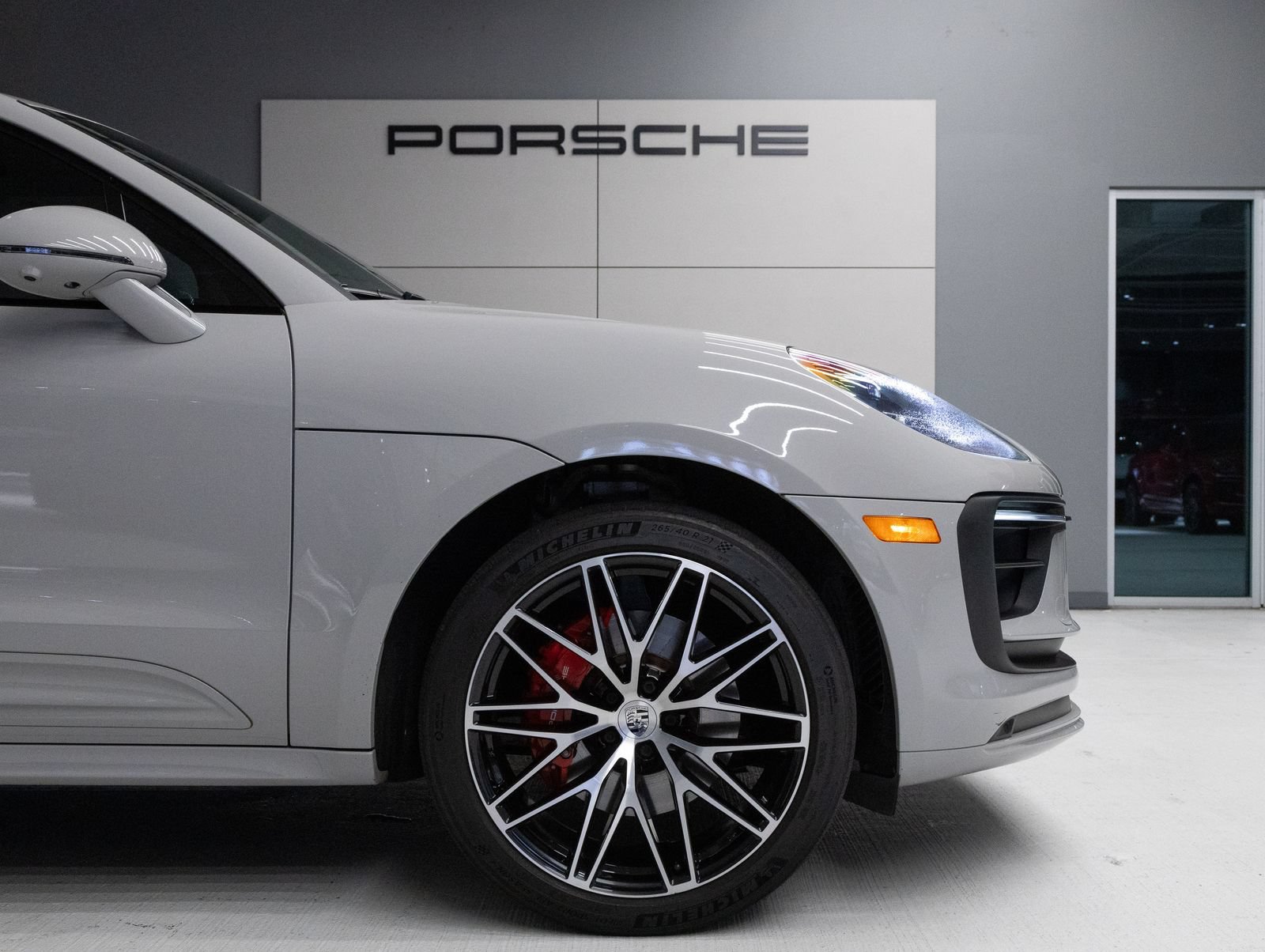 Certified 2023 Porsche Macan S AWD/4WD image 11