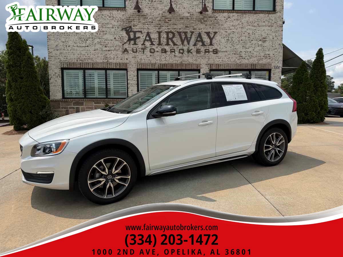 Used 2018 Volvo V60 T5 Cross Country AWD/4WD image 1