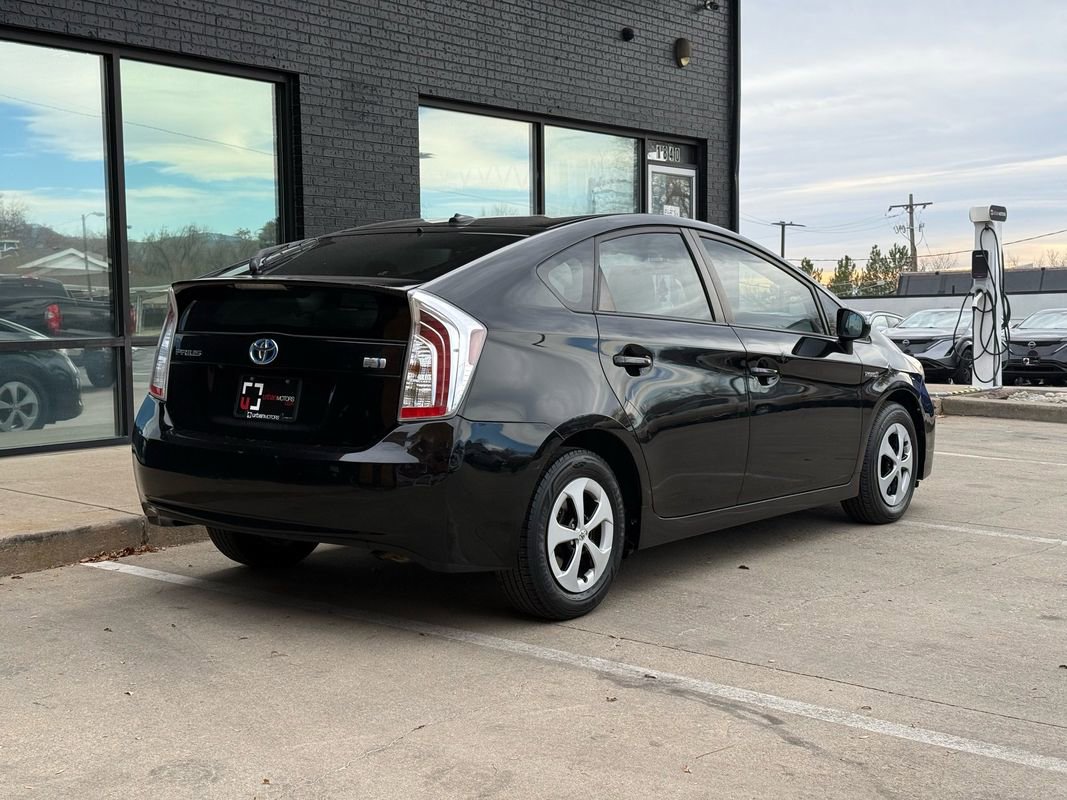 Used 2015 Toyota Prius Three image 12