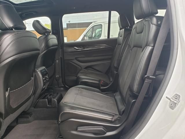 Used 2023 Jeep Grand Cherokee L Laredo AWD/4WD image 12
