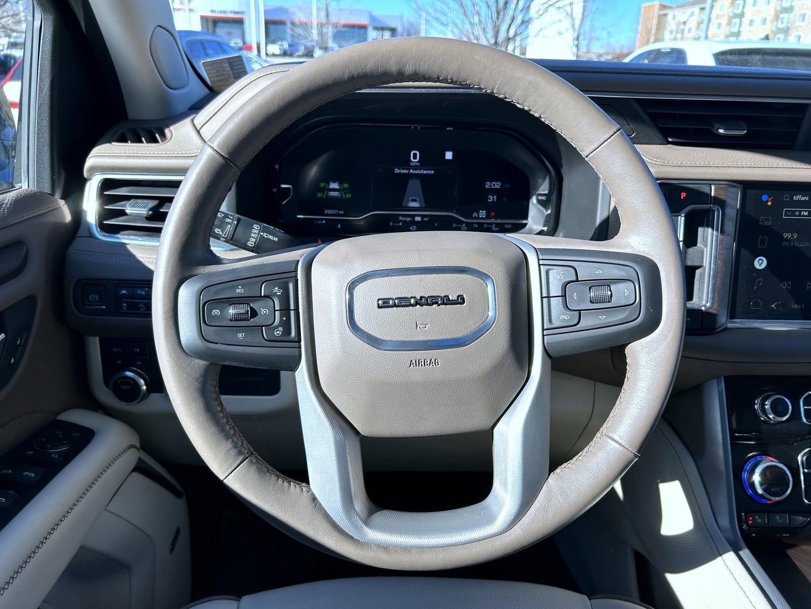 Used 2022 GMC Yukon XL Denali image 11