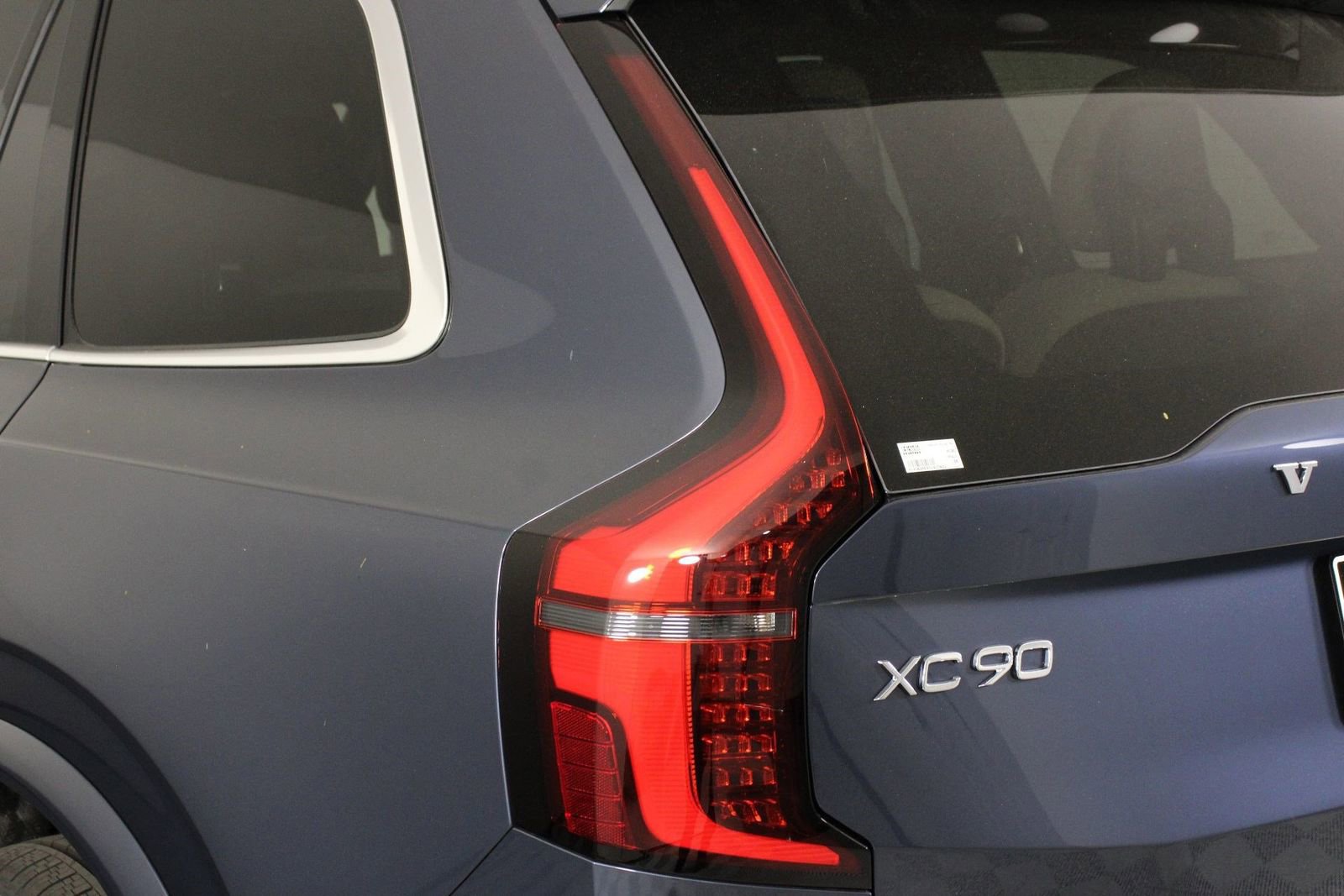 New 2026 Volvo XC90 B6 Plus w/ Protection Package Premier image 15