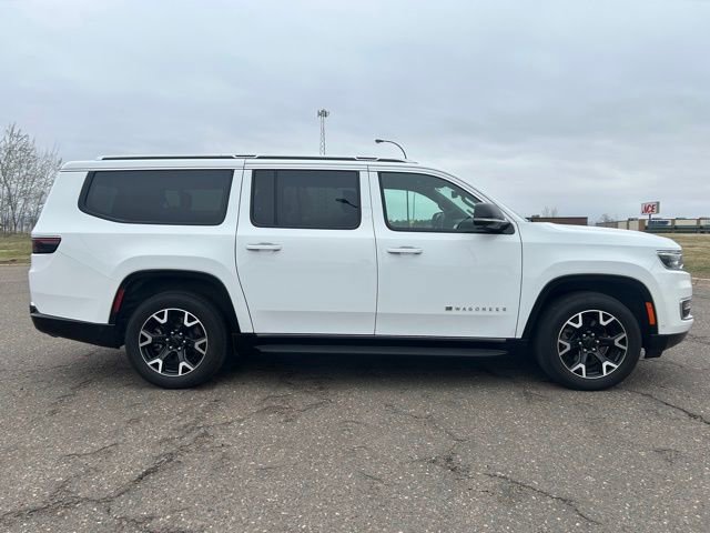 Used 2025 Jeep Wagoneer L Series III AWD/4WD image 7