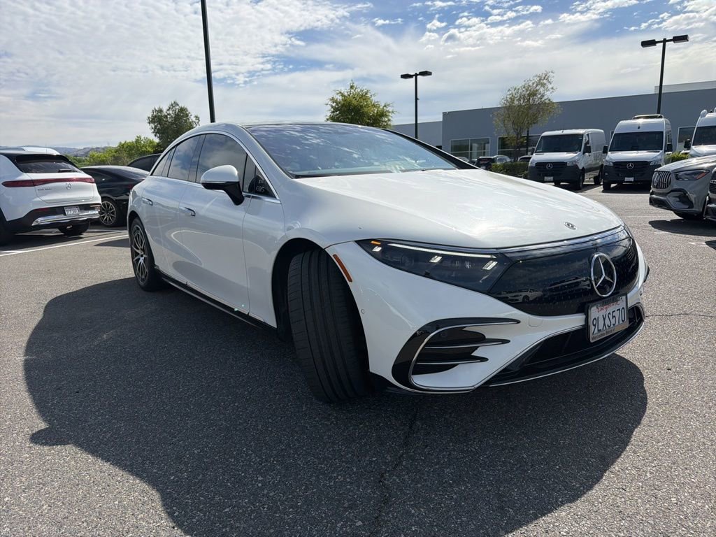 Used 2023 Mercedes-Benz EQS 580 4MATIC Sedan image 3