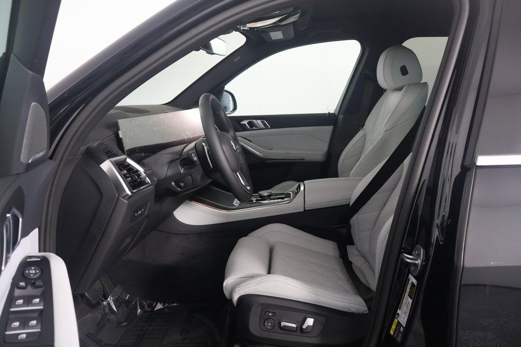 New 2026 BMW X5 xDrive50e image 5