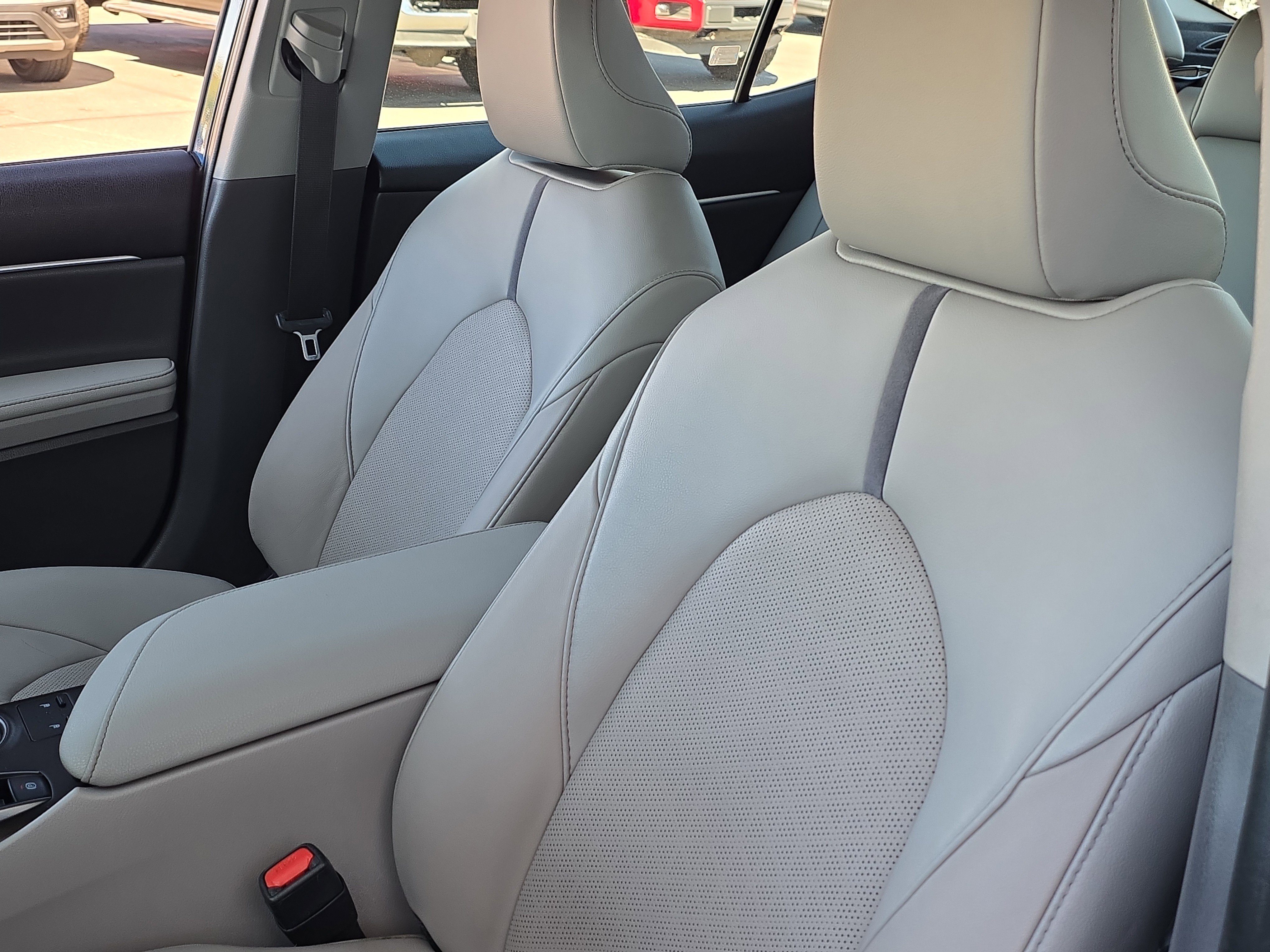 Used 2024 Toyota Camry XSE image 11