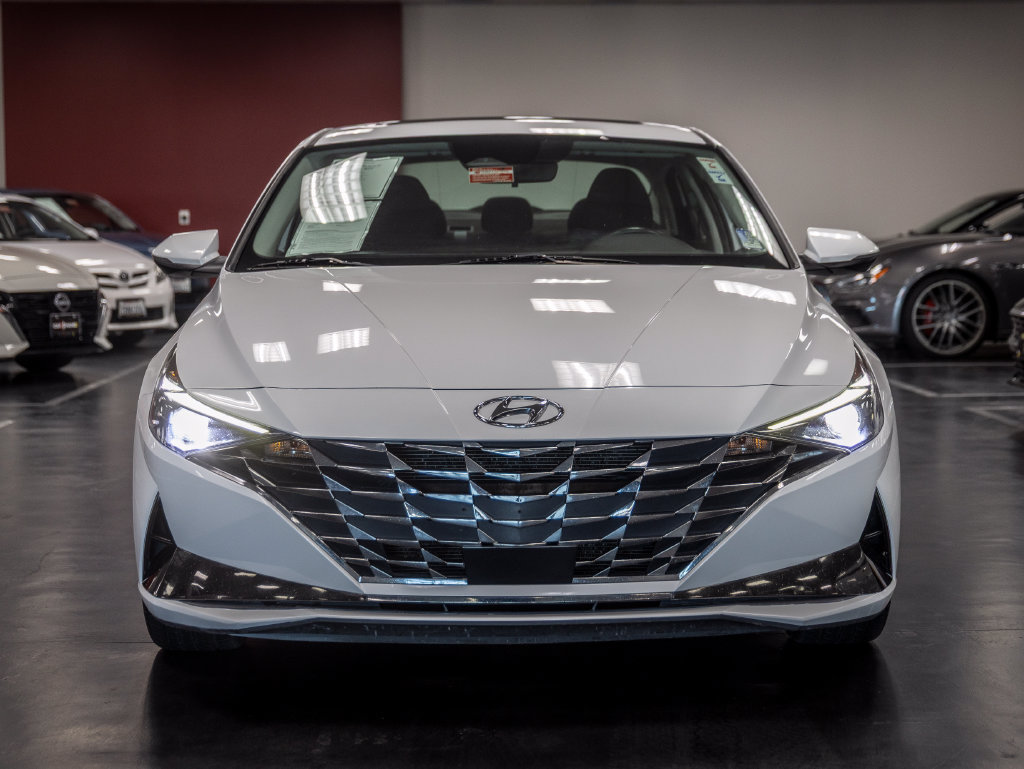 Used 2021 Hyundai Elantra SEL w/ Convenience + Premium Package FWD image 10
