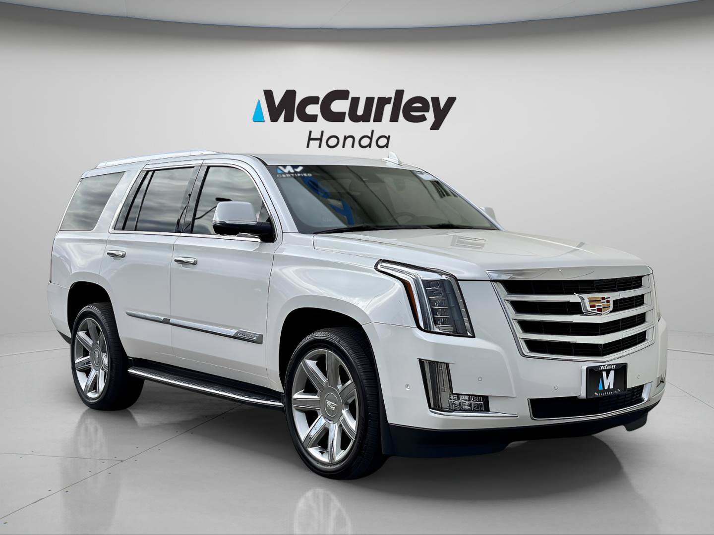 Used 2020 Cadillac Escalade Luxury AWD/4WD image 1
