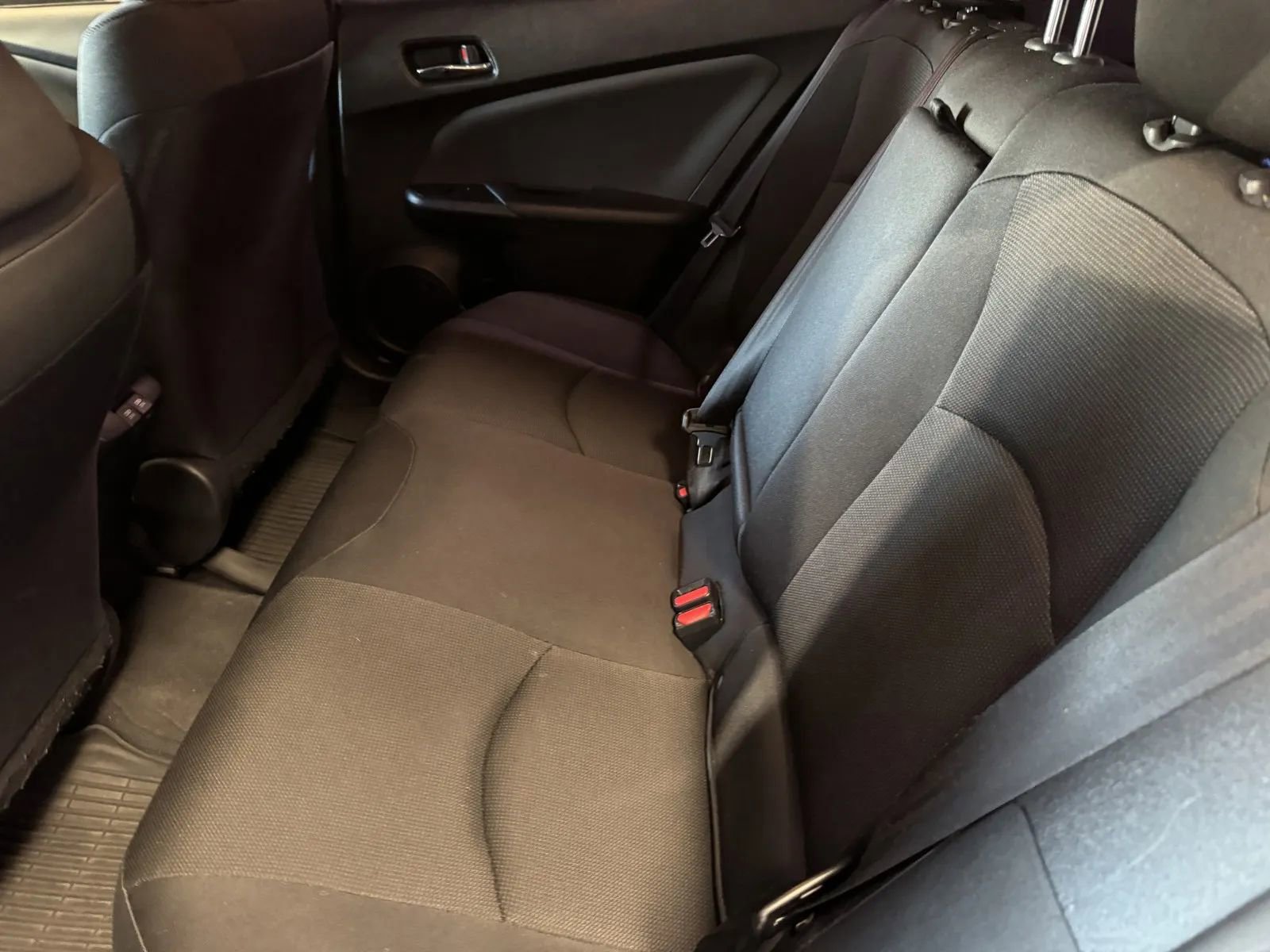 Used 2022 Toyota Prius L Eco FWD image 8