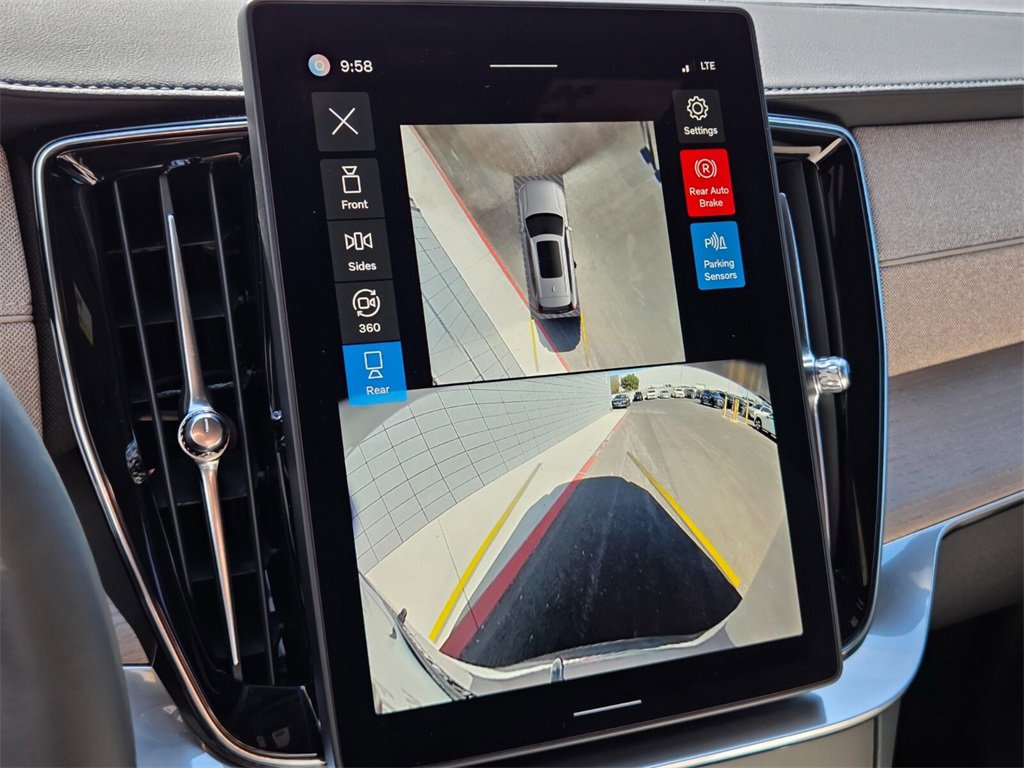 New 2026 Volvo XC90 B6 Plus w/ Protection Package Premier image 25