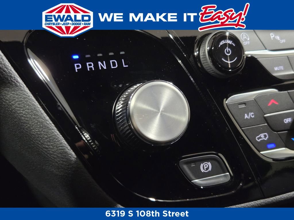 New 2026 Chrysler Pacifica Select image 7