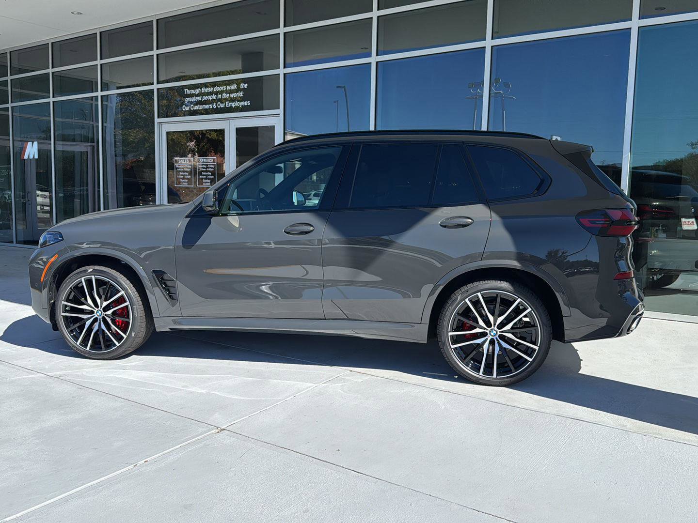 New 2026 BMW X5 xDrive40i w/ Executive Package image 3