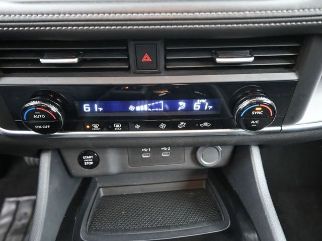 Used 2025 Nissan Rogue SV image 4