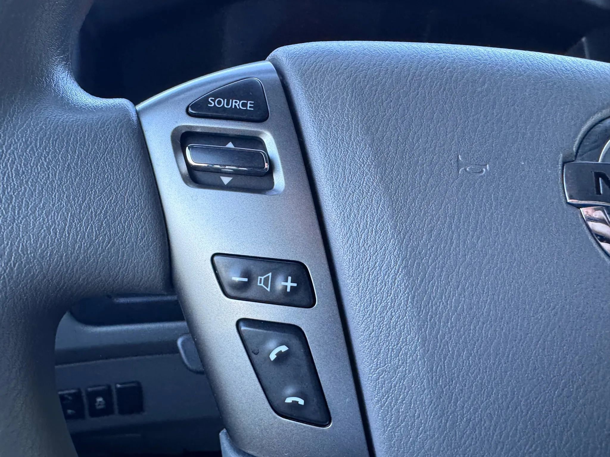 Used 2018 Nissan NV 3500 S image 21