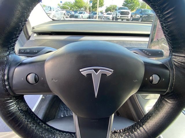 Used 2021 Tesla Model 3 Standard Range Plus image 17