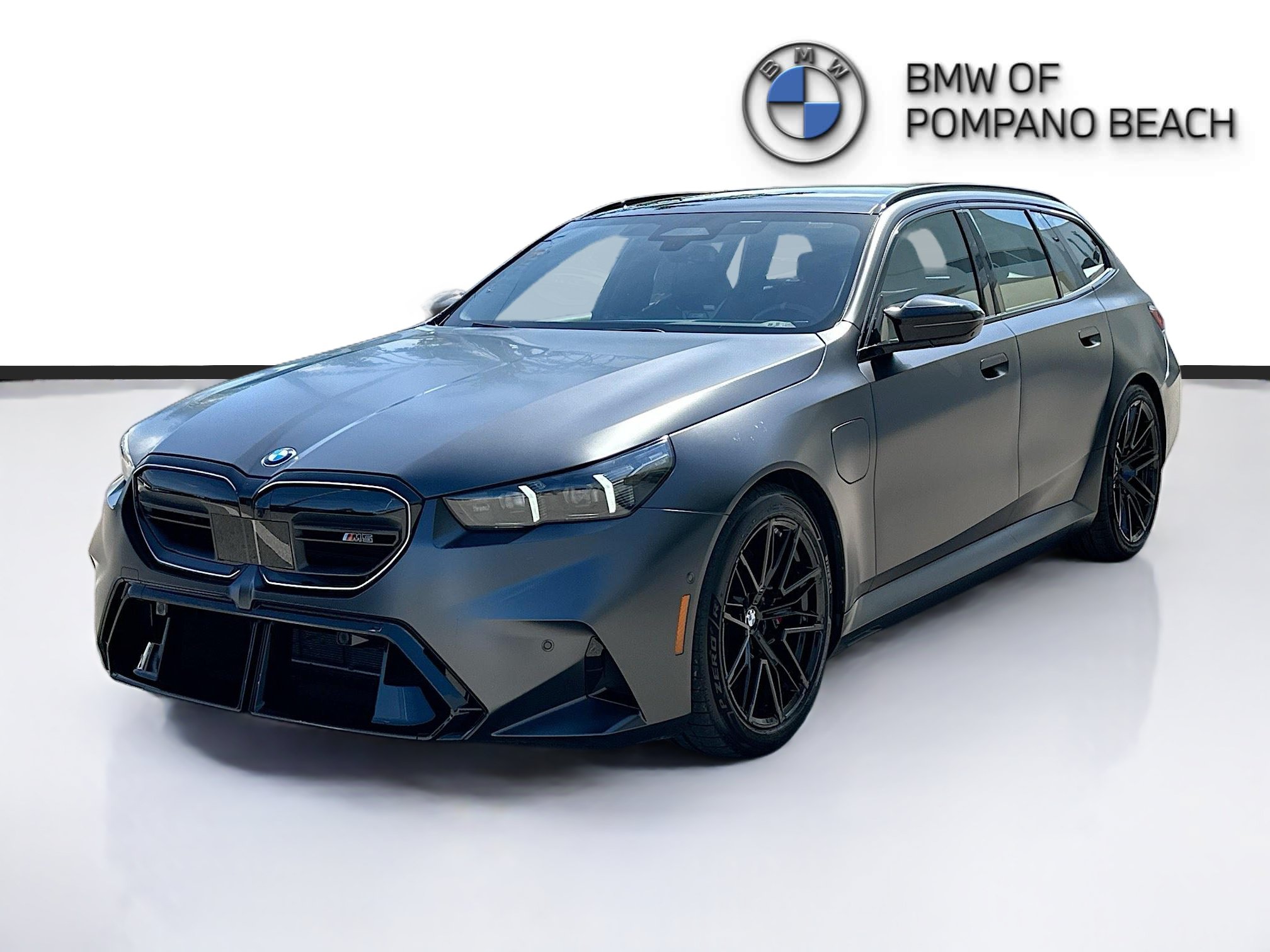 Used 2025 BMW M5 Touring AWD/4WD image 3