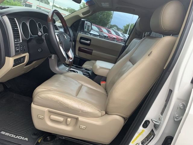 Used 2016 Toyota Sequoia Platinum RWD image 18