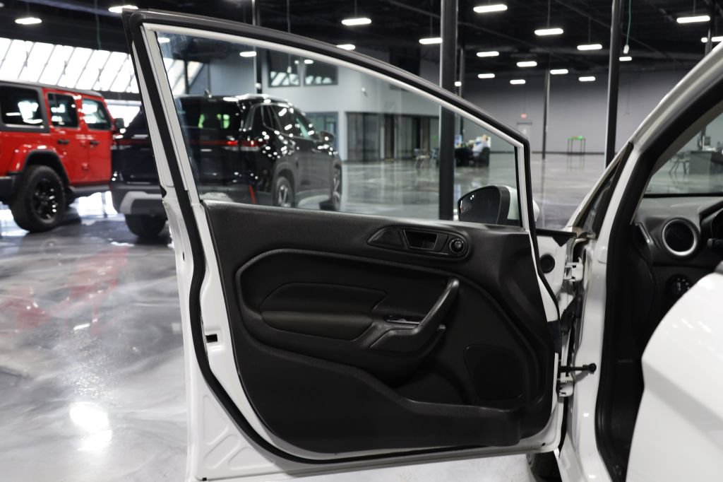 Used 2019 Ford Fiesta SE FWD image 10