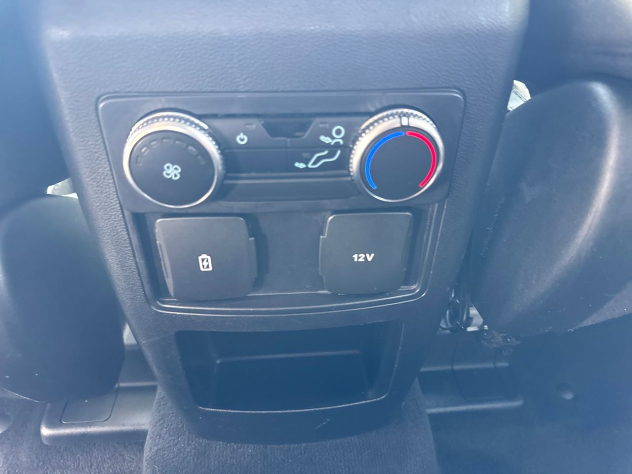 Used 2021 Ford Explorer XLT AWD/4WD image 15