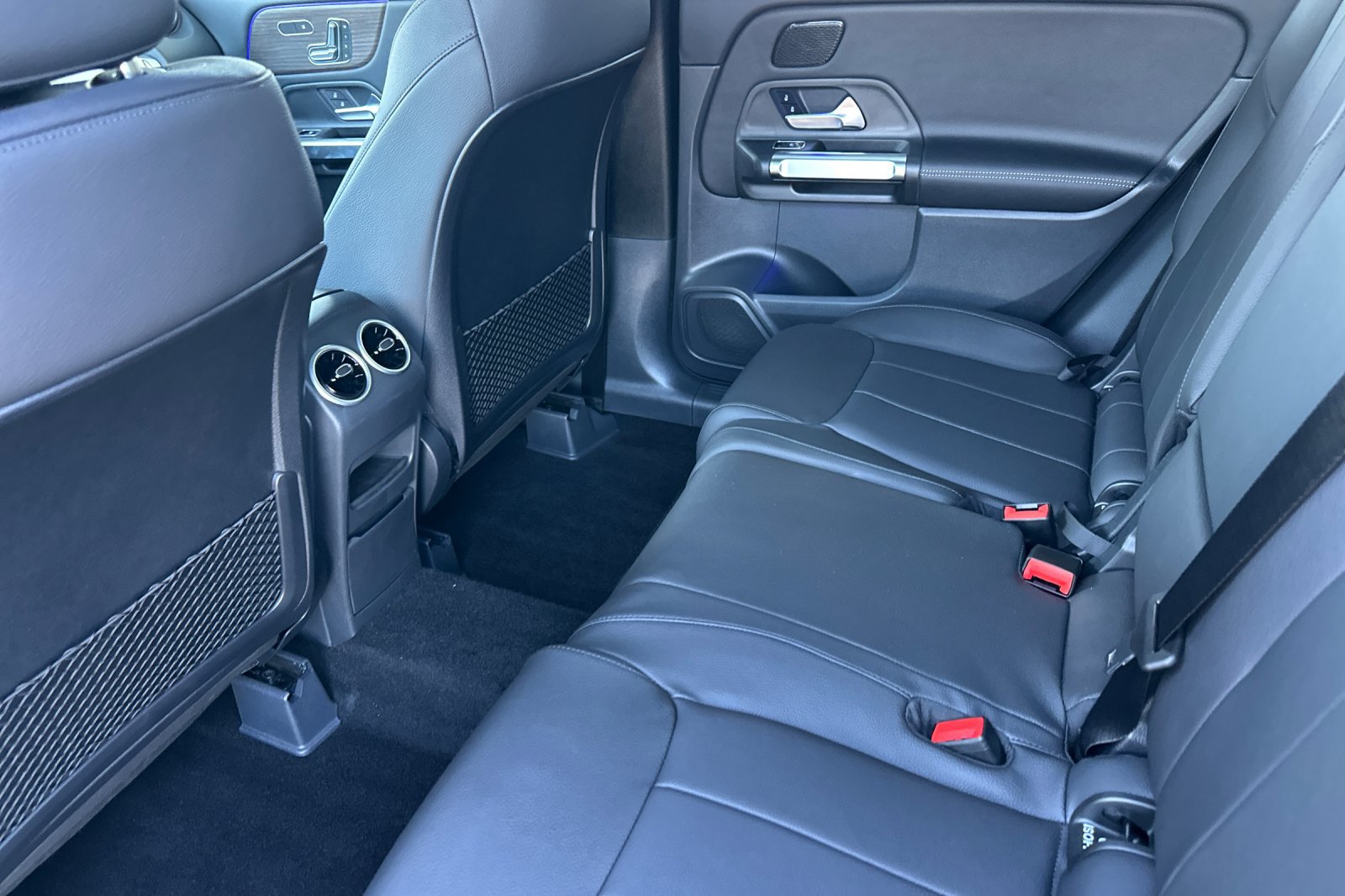 New 2026 Mercedes-Benz GLB 250 4MATIC image 12