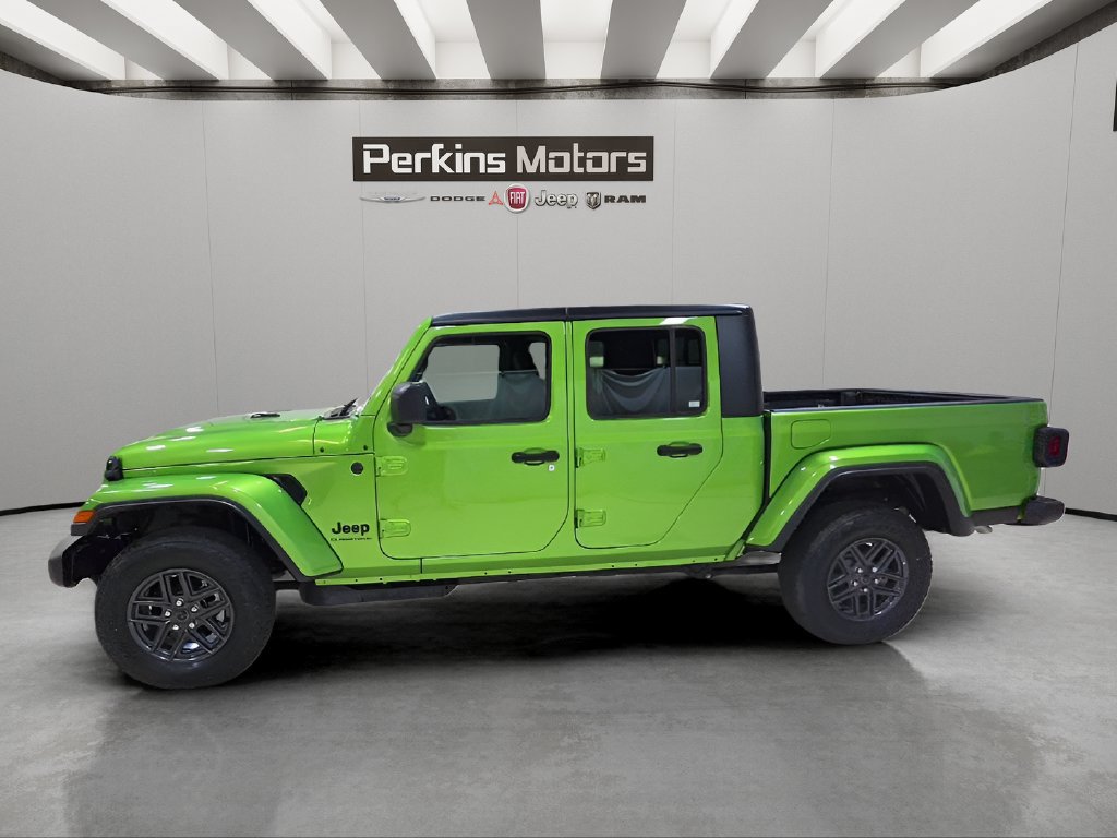 New 2026 Jeep Gladiator Sport AWD/4WD image 2