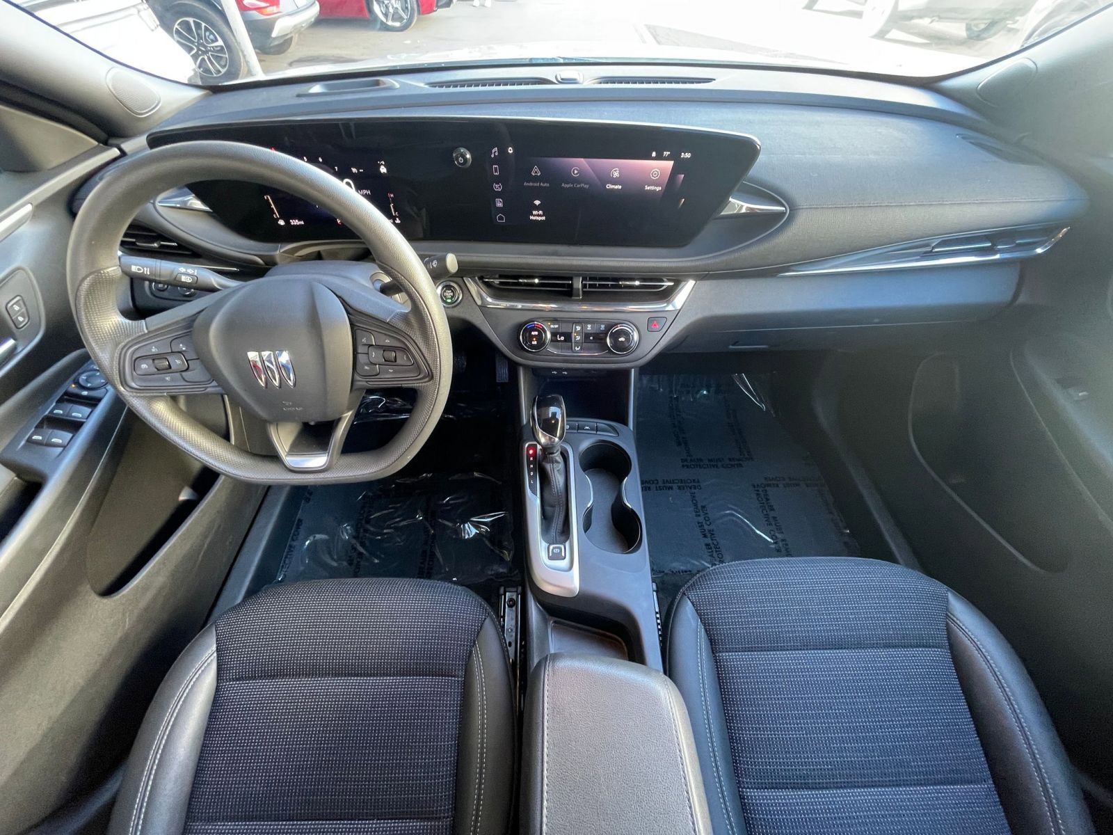 Used 2025 Buick Envista Preferred image 32